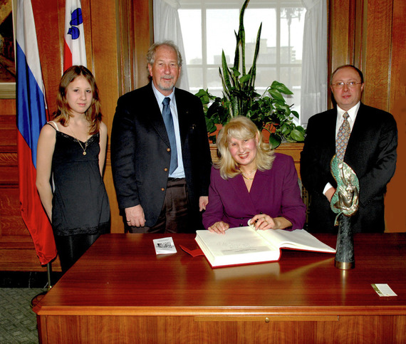 First Russian artist to sign the "Golden Book" 2008